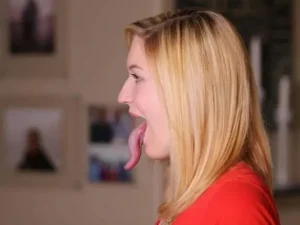 اللسان الطويل في المنام