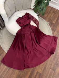 الفستان الخمري في المنام