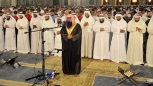 الصلاة امام الناس في المنام